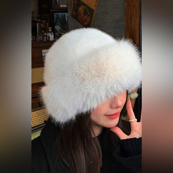 NWOT Faux Fur Ushanka Hat